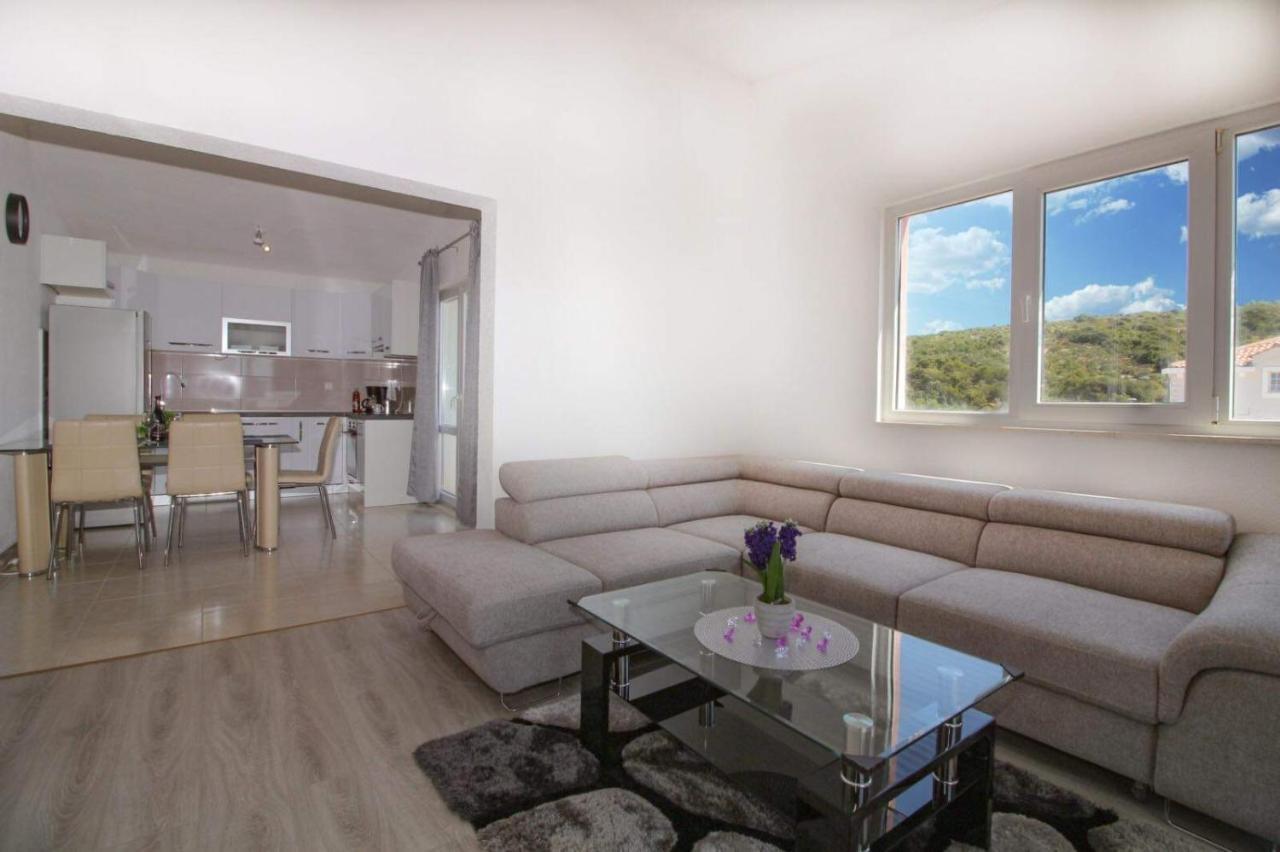 Conte Cikara Apartment Saricevi Exterior photo